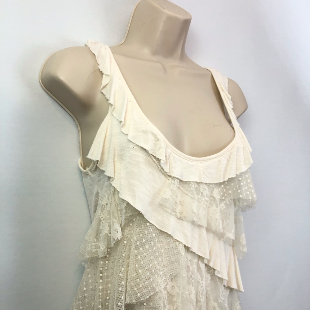 Eyeshadow Multi Layer Lace Front Tank Top - Picture 4 of 15